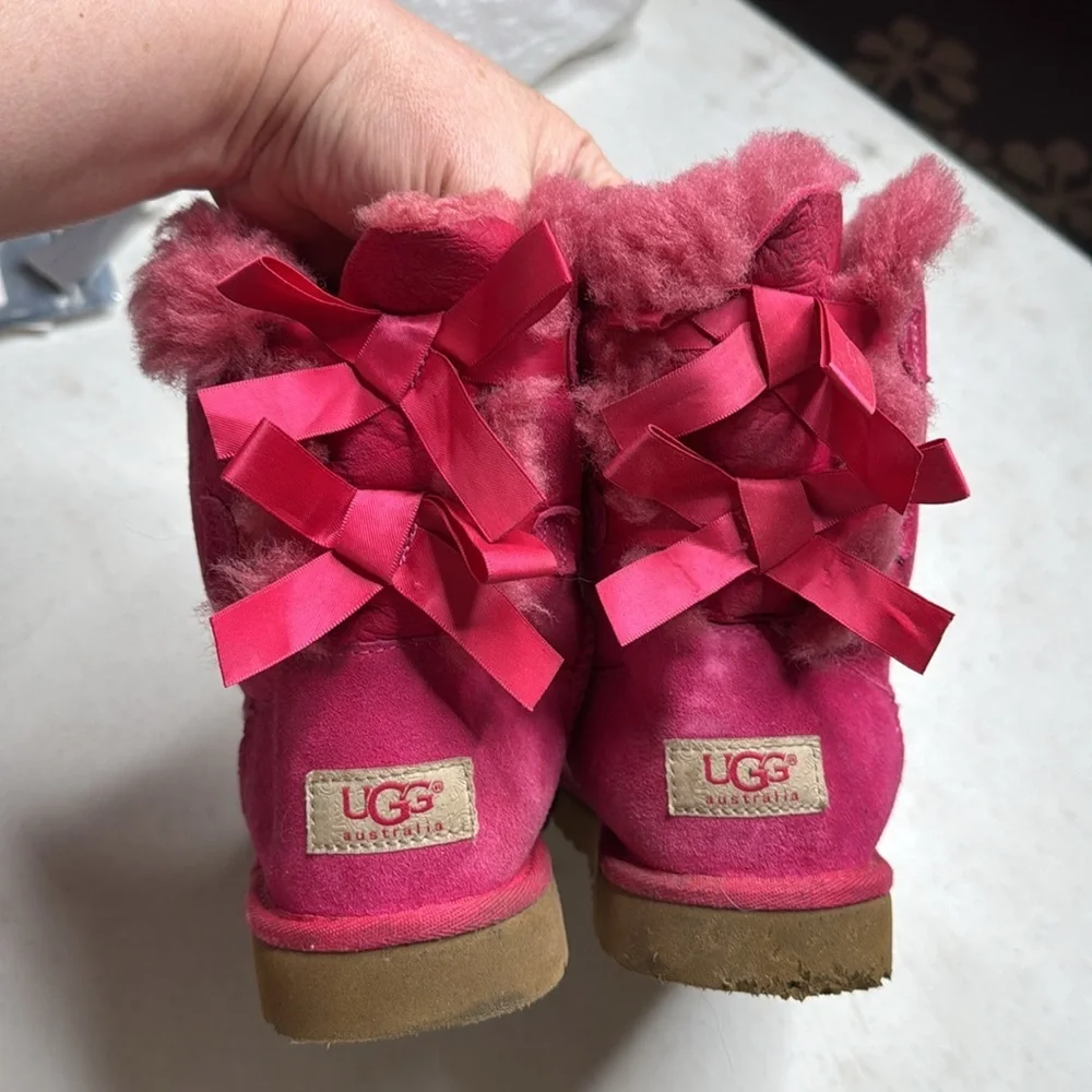 UGG Bailey Bow II Raspberry Pink Shearling Boots Kids Girl Size 4 USED CONDITION